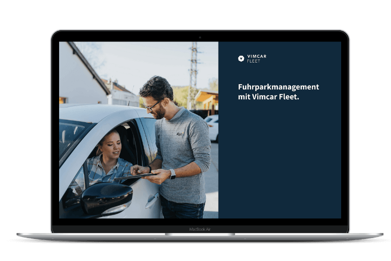 Fleet Broschüre auf Laptop geöffnet