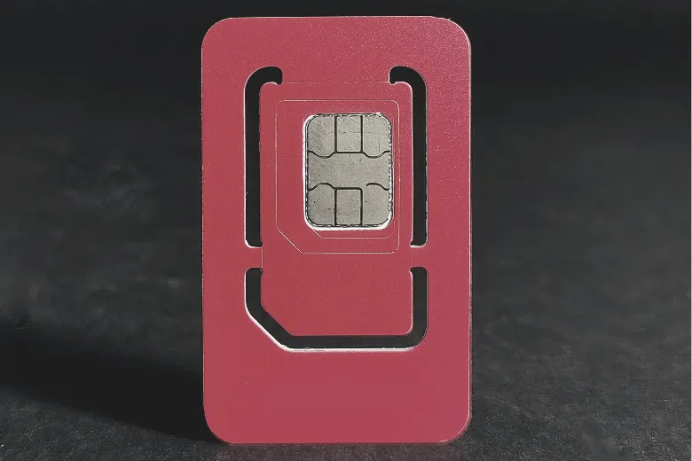 Eine rote SIM Karte