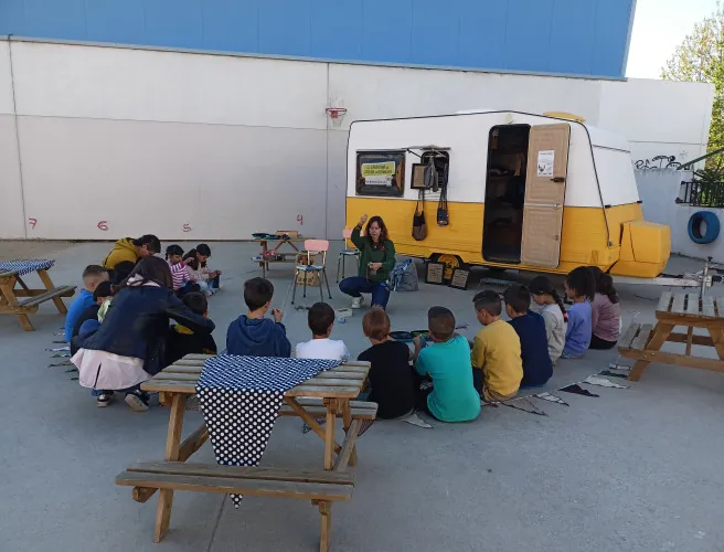 Caravana: costura comunitaria. Villaverde